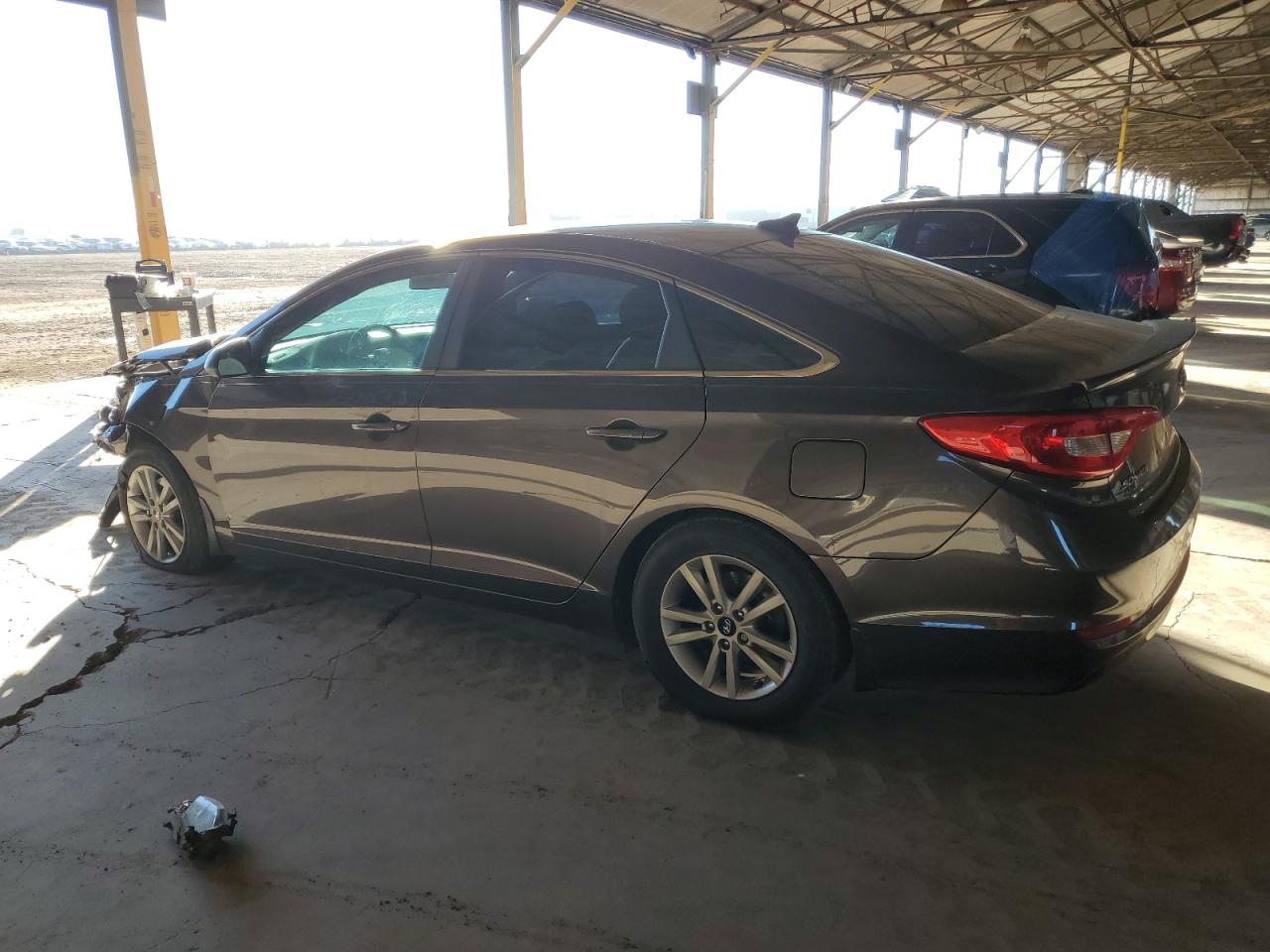 Obraz 2 z 2015 HYUNDAI SONATA SE 2015 z VIN 5NPE24AF3FH222411