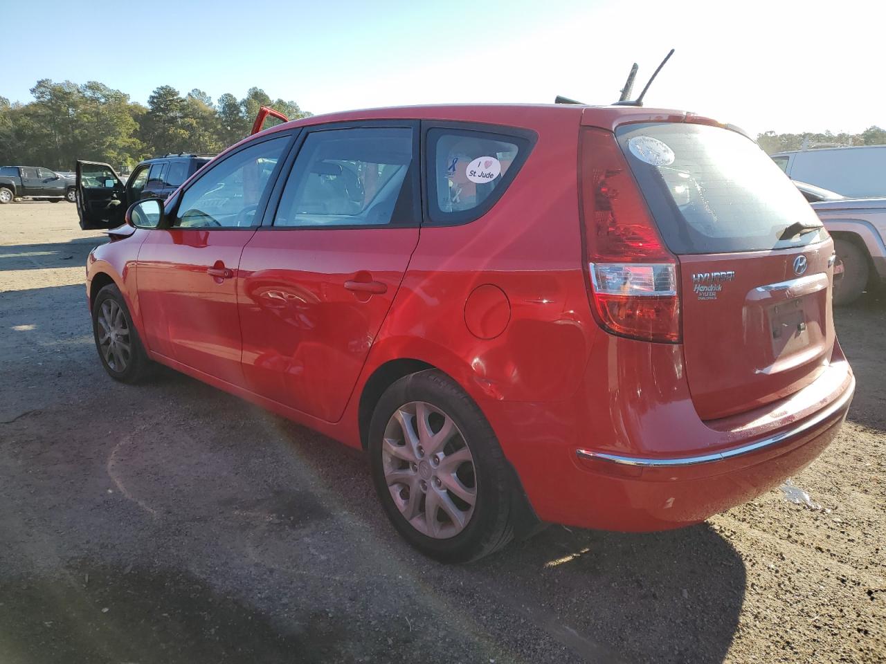 Obraz 2 z 2009 HYUNDAI ELANTRA TOURING  2009 z VIN KMHDC86E49U039220