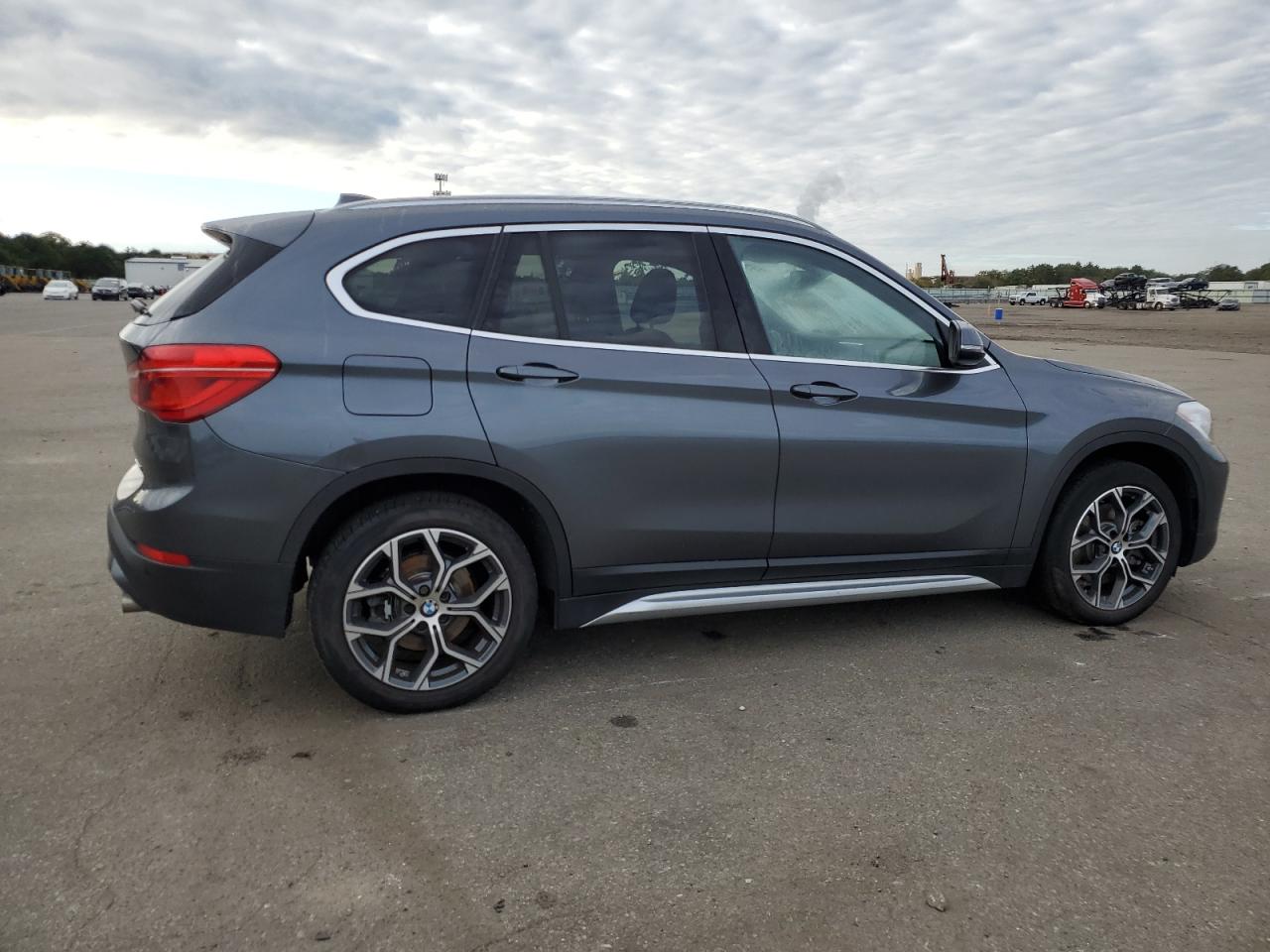 Obraz 3 z 2022 BMW X1 XDRIVE28I 2022 z VIN WBXJG9C03N5U70326