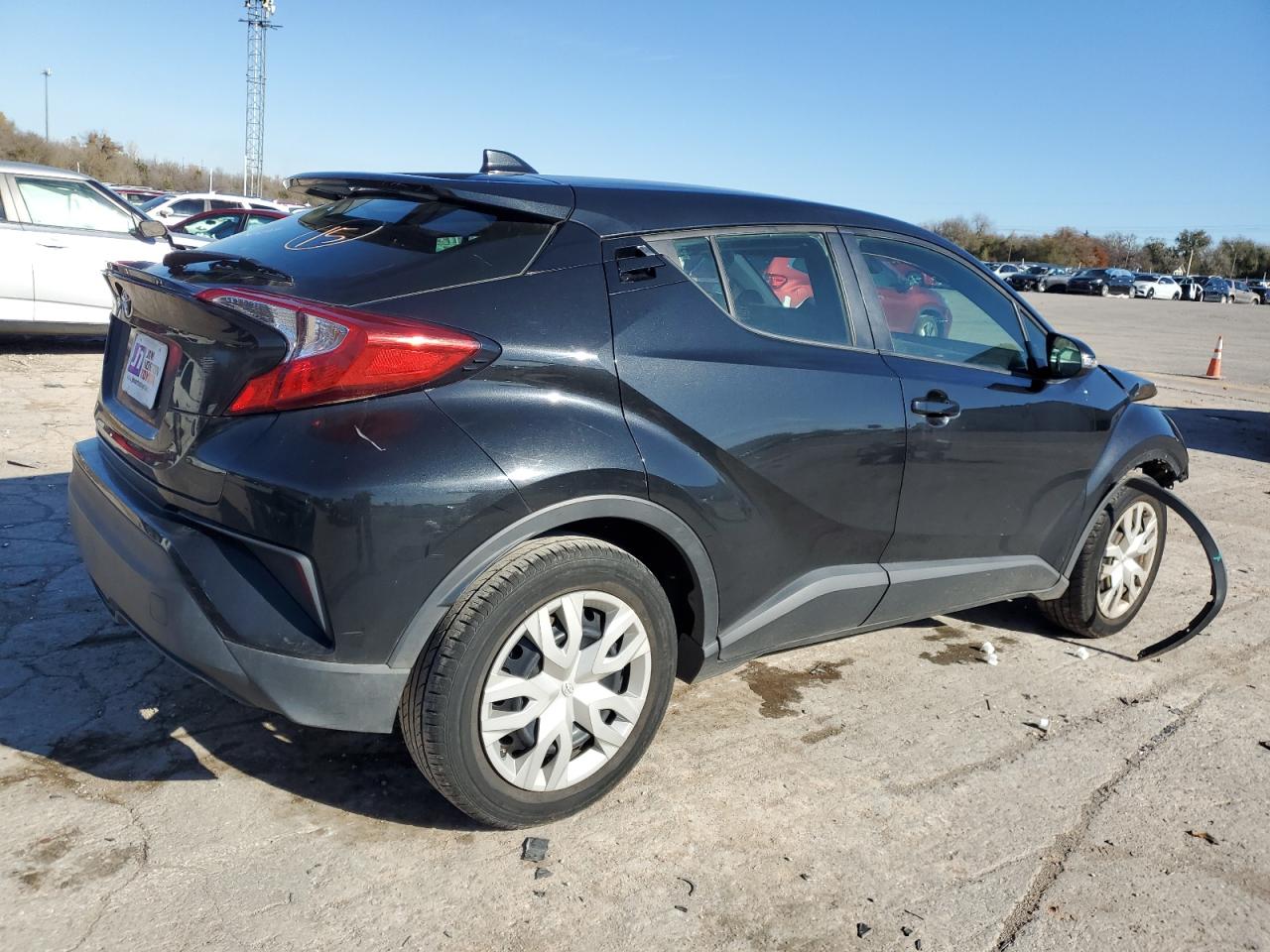 Image 3 of Toyota C-Hr Xle 2019 with VIN JTNKHMBX0K1041207
