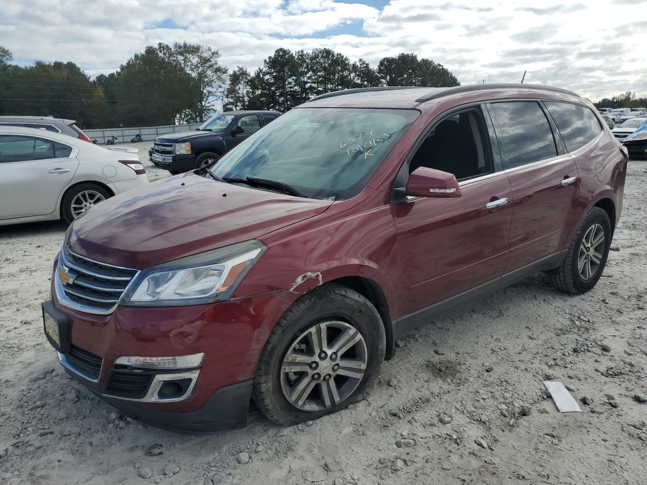Image 1 of 2017 CHEVROLET TRAVERSE LT 2017 with VIN 1GNKRGKD8HJ156579
