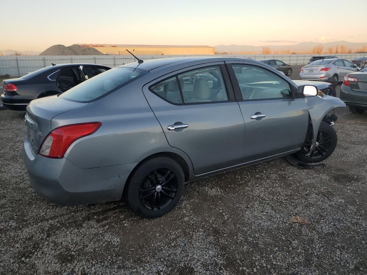 Obraz 3 z 2012 NISSAN VERSA S 2012 z VIN 3N1CN7AP3CL838102