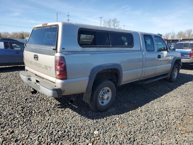 Obraz 3 z 2004 CHEVROLET SILVERADO C2500 HEAVY DUTY 2004 z VIN 1GCHC29U44E235215