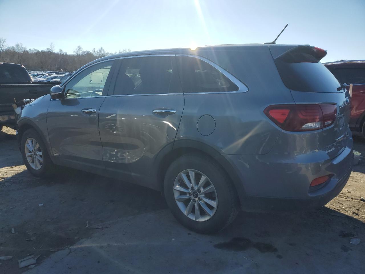 Изображение 2 2020 KIA SORENTO L 2020 с VIN 5XYPGDA32LG640767