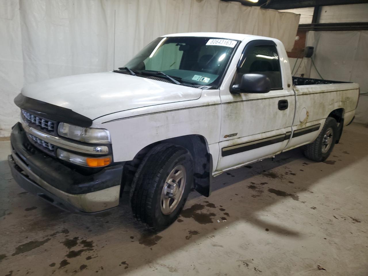 Image 1 of 2002 CHEVROLET SILVERADO C1500 2002 with VIN 1GCEC14WX2Z167532