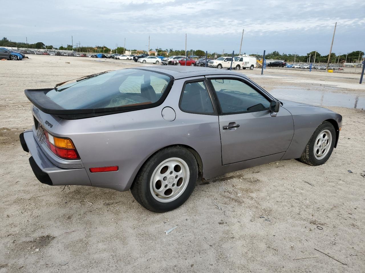 Image 3 of 1987 PORSCHE 944  1987 with VIN WP0AB0949HN472488