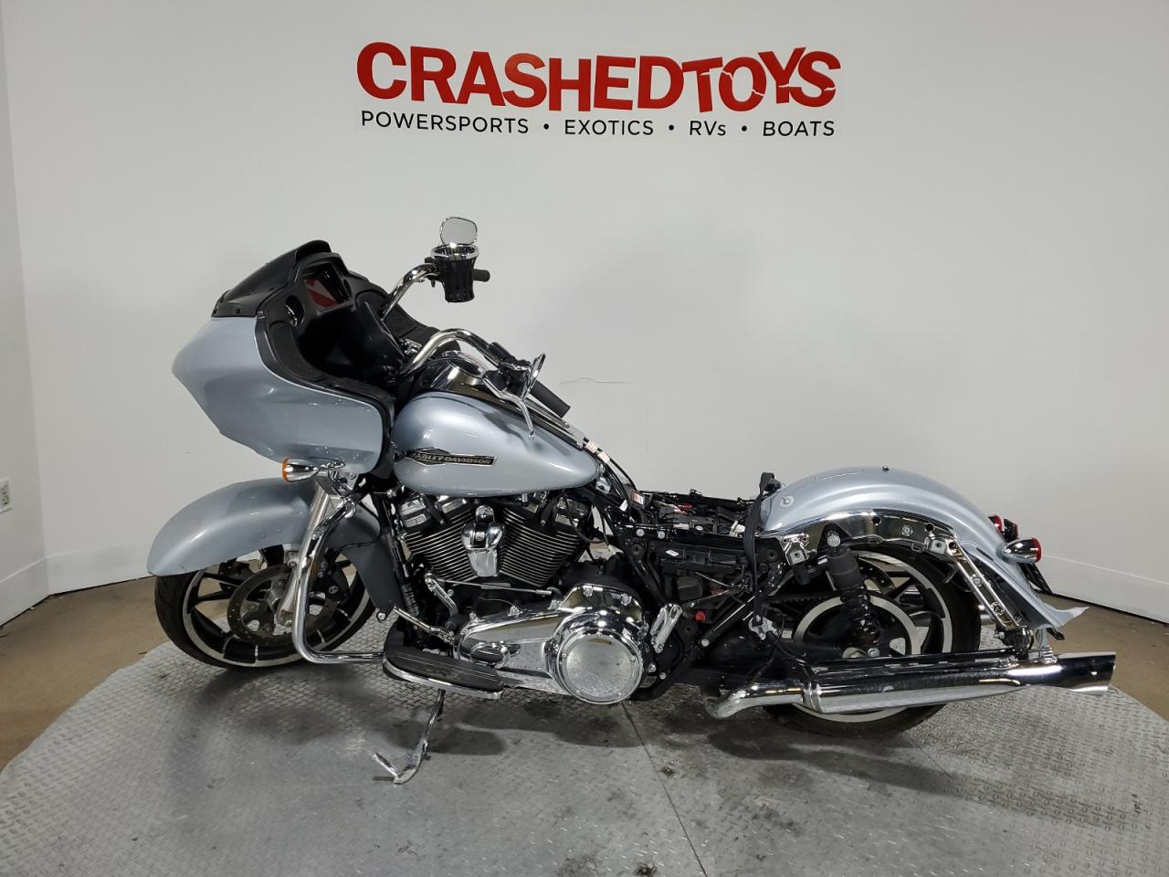 Image 3 of 2023 HARLEY-DAVIDSON FLTRX  2023 with VIN 1HD1KHC10PB637372