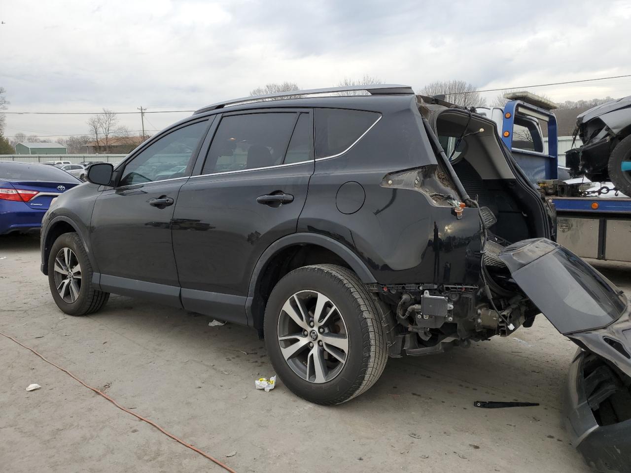 Obraz 2 z 2017 TOYOTA RAV4 XLE 2017 z VIN 2T3WFREV0HW359308
