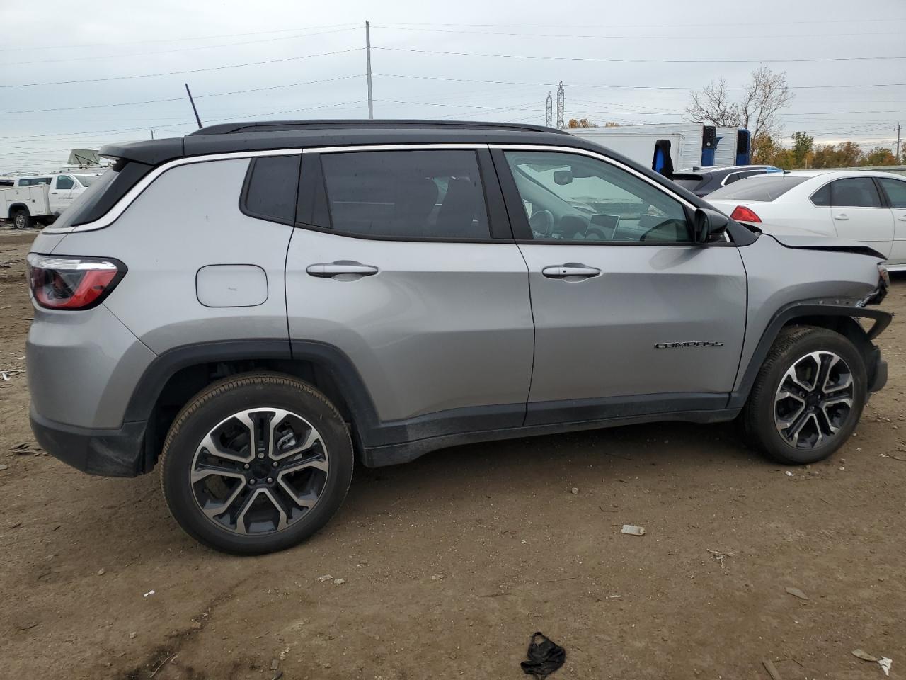 Image 3 of 2022 JEEP COMPASS LIMITED 2022 with VIN 3C4NJDCBXNT196417