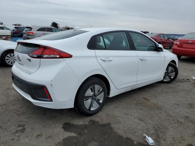 Image 3 of 2022 HYUNDAI IONIQ BLUE 2022 with VIN KMHC65LC7NU271678