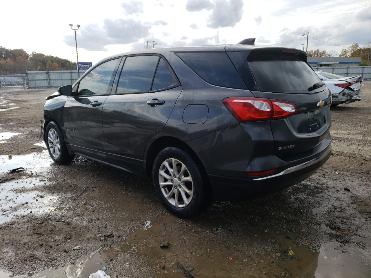 Изображение 2 Chevrolet Equinox Ls 2018 с VIN 2GNAXHEVXJ6112890