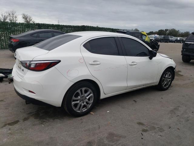 Image 3 of 2018 TOYOTA YARIS IA  2018 with VIN 3MYDLBYV5JY317513