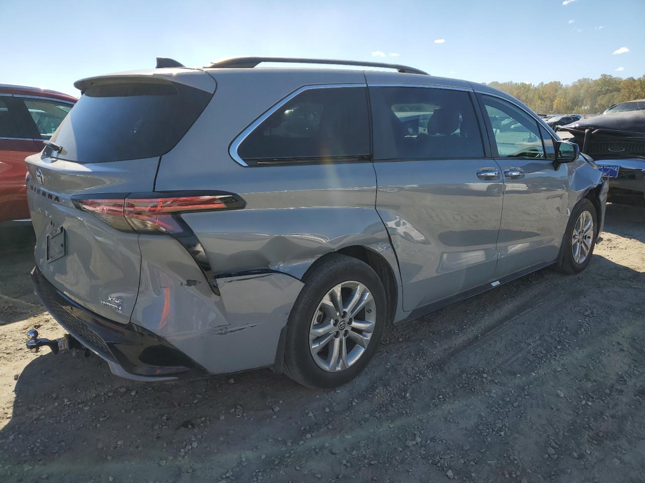 Obraz 3 z 2023 TOYOTA SIENNA XSE 2023 z VIN 5TDXSKFC7PS075811