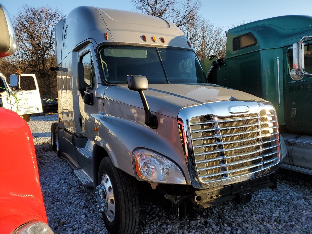 Image 1 of 2015 FREIGHTLINER CASCADIA 125  2015 with VIN 1FUJGLD50FLGC0529