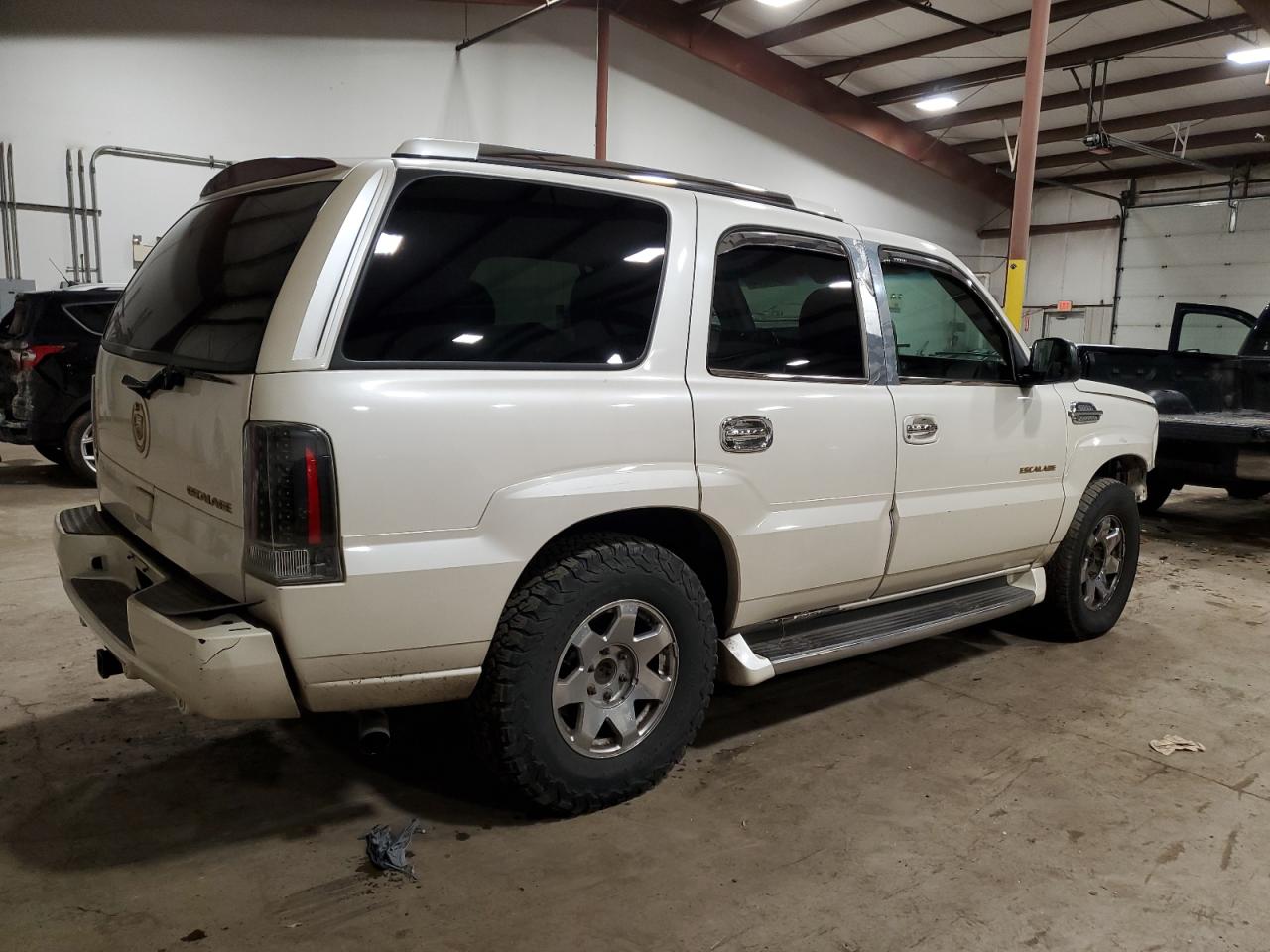 Image 3 of 2003 CADILLAC ESCALADE LUXURY 2003 with VIN 1GYEK63N03R253856