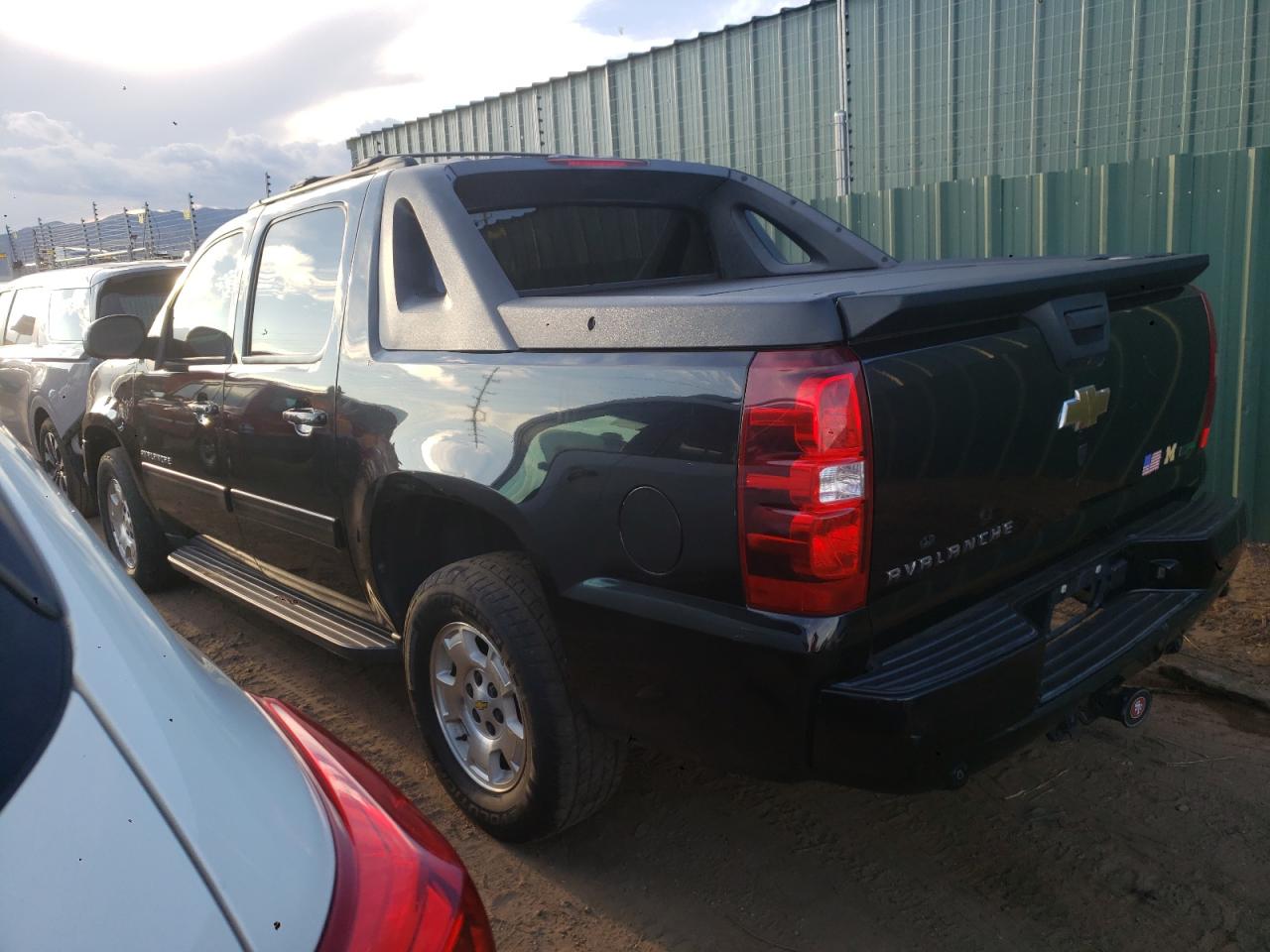 Изображение 2 2011 CHEVROLET AVALANCHE LS 2011 с VIN 3GNTKEE38BG402216