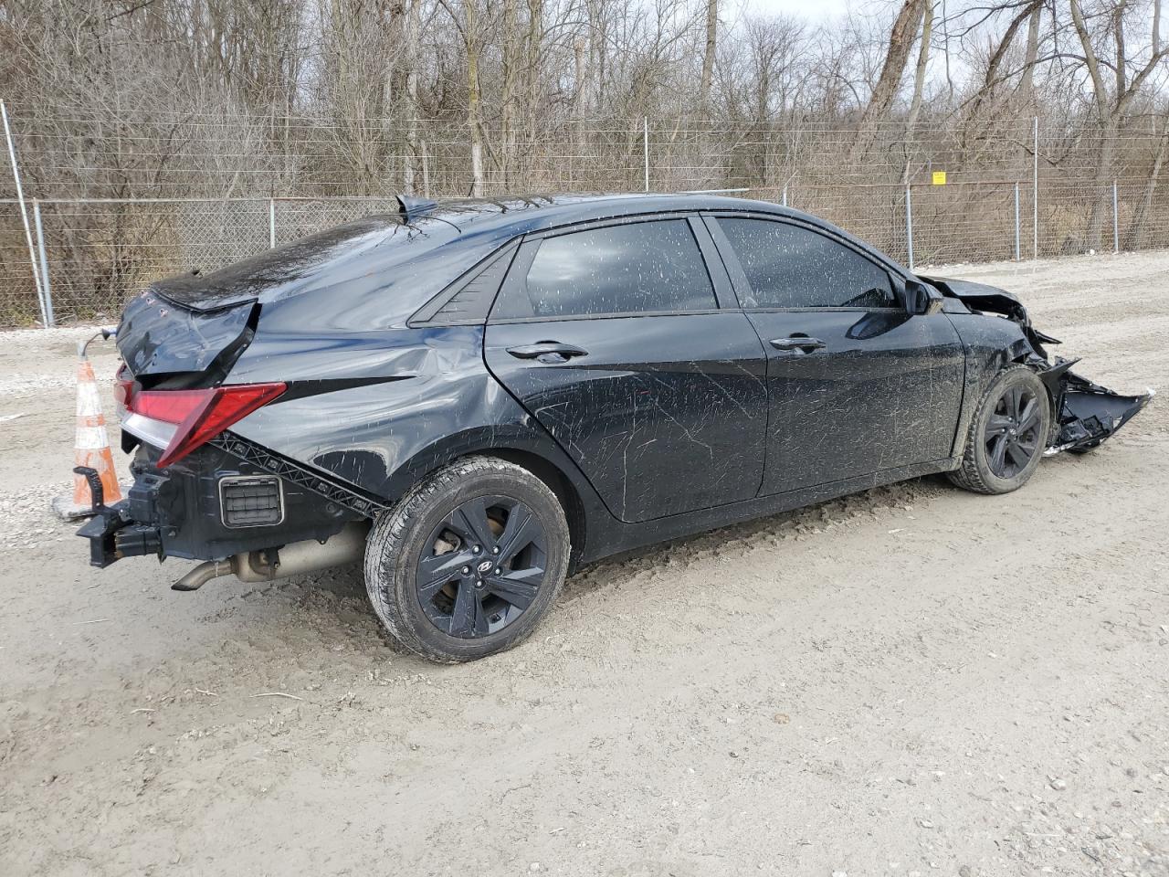 Image 3 of 2021 HYUNDAI ELANTRA SEL 2021 with VIN 5NPLM4AG9MH009664