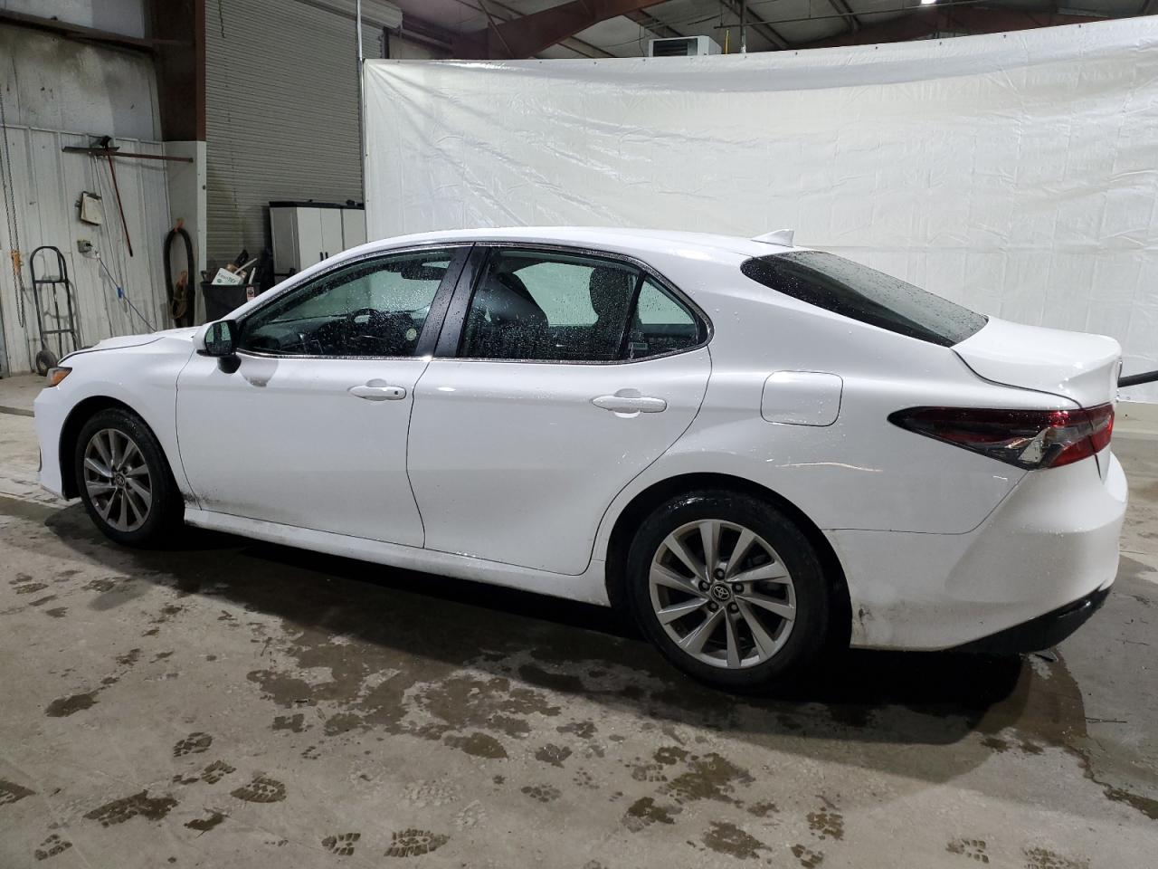 Image 2 of 2022 TOYOTA CAMRY LE 2022 with VIN 4T1C11AK4NU068958
