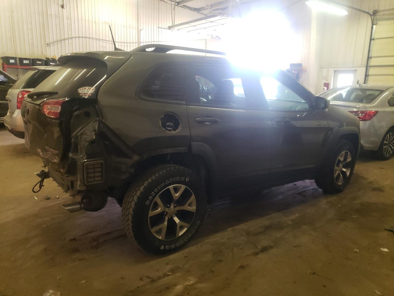 Изображение 3 2016 JEEP CHEROKEE TRAILHAWK 2016 с VIN 1C4PJMBSXGW131073