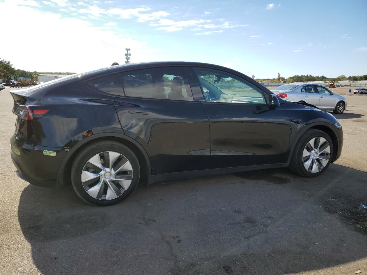 Image 3 of 2022 TESLA MODEL Y  2022 with VIN 7SAYGDEE6NF361111
