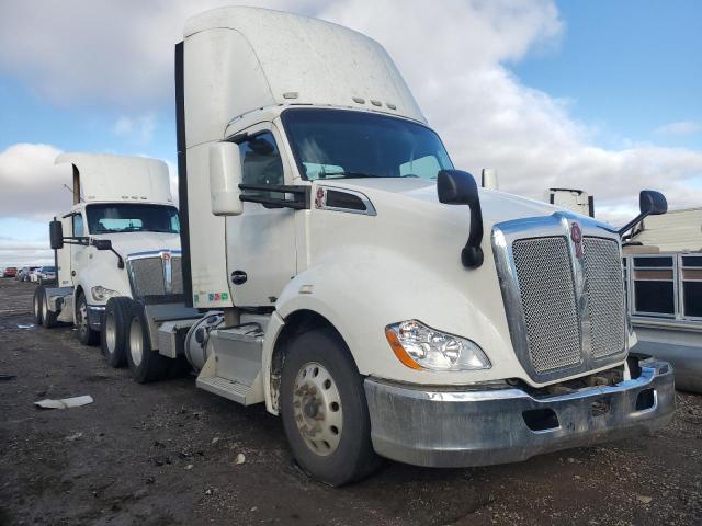 Image 1 of 2017 KENWORTH CONSTRUCTION T680 2017 with VIN 1XKYDP9X7HJ145255