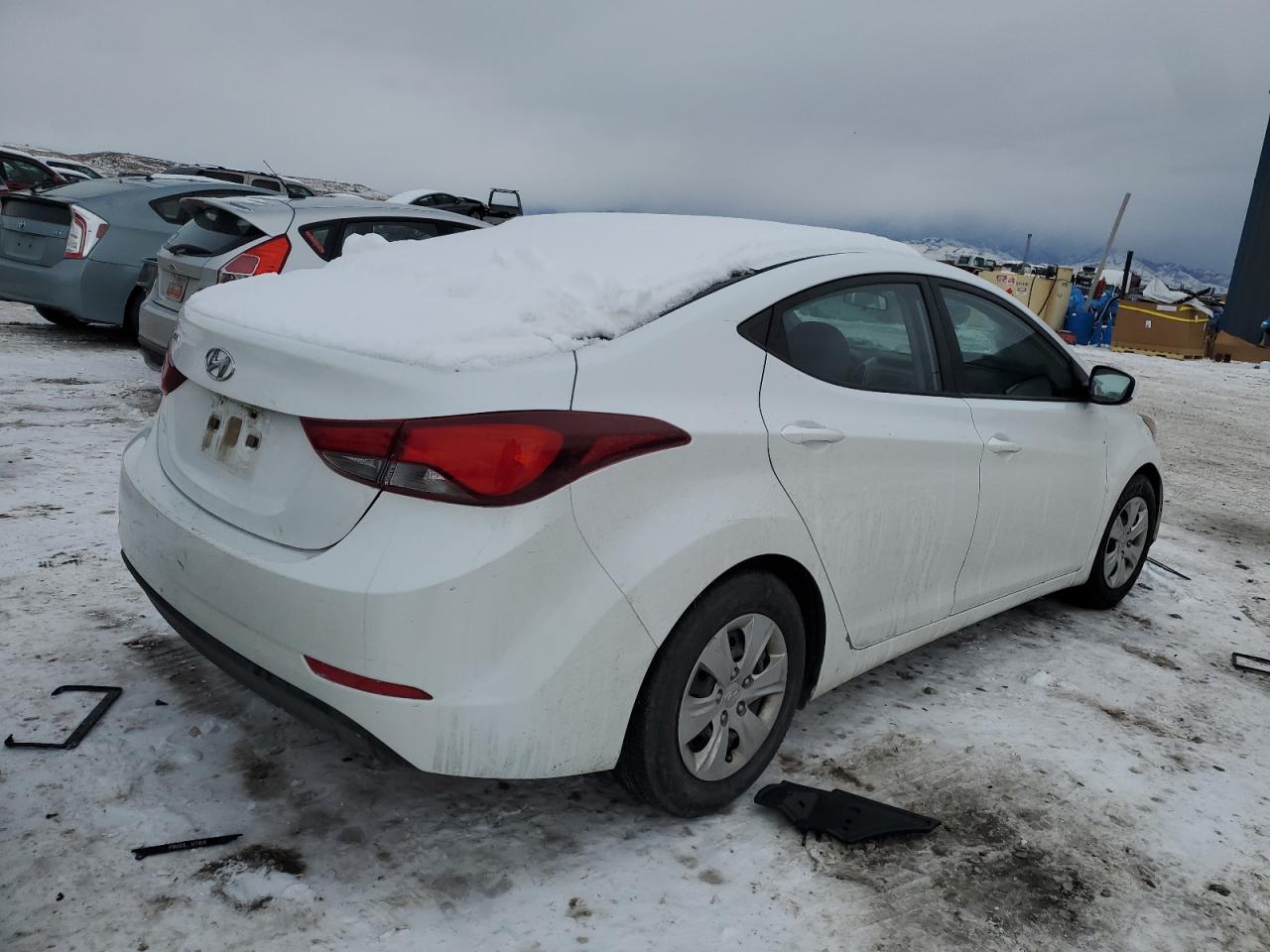 Image 3 of 2016 HYUNDAI ELANTRA SE 2016 with VIN 5NPDH4AE4GH672541