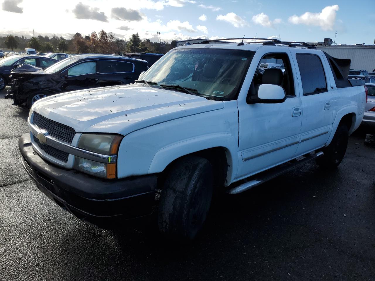 Image 1 of 2005 CHEVROLET AVALANCHE C1500 2005 with VIN 3GNEC12Z55G215687