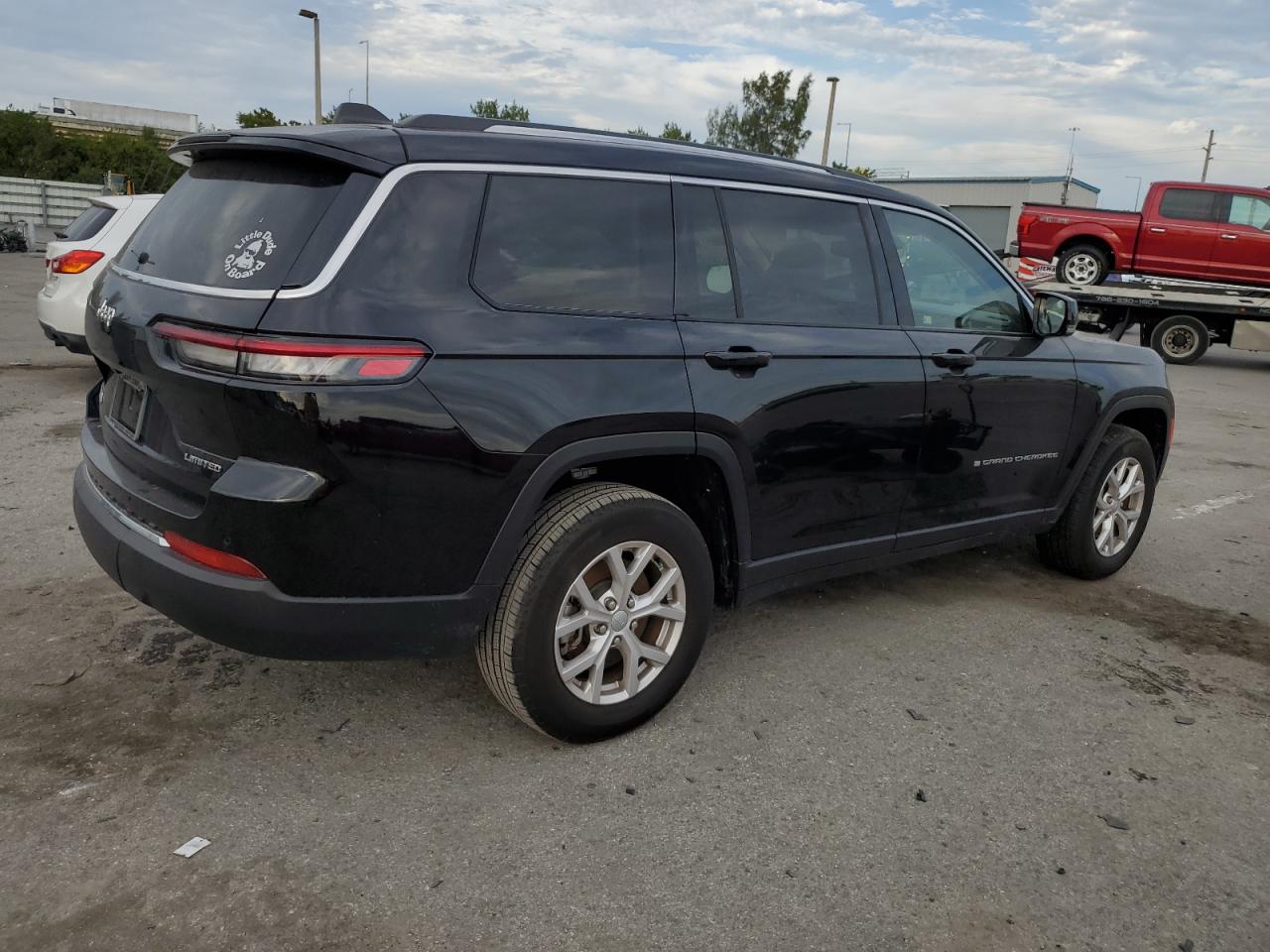 Image 3 of 2022 JEEP GRAND CHEROKEE L LIMITED 2022 with VIN 1C4RJJBG5N8637186