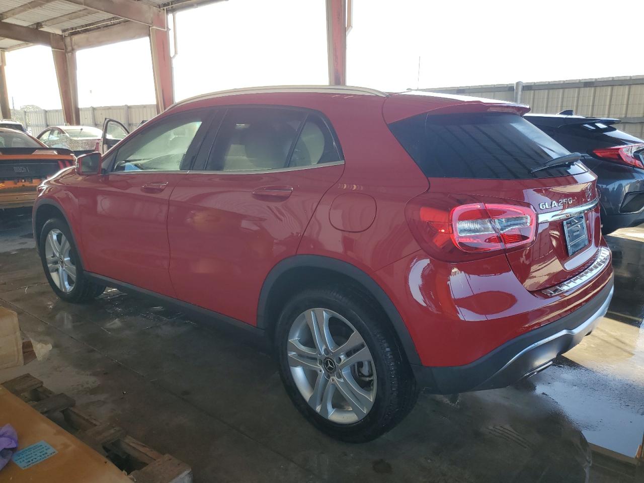 Image 2 of 2020 MERCEDES-BENZ GLA 250 2020 with VIN WDCTG4EB7LU025852