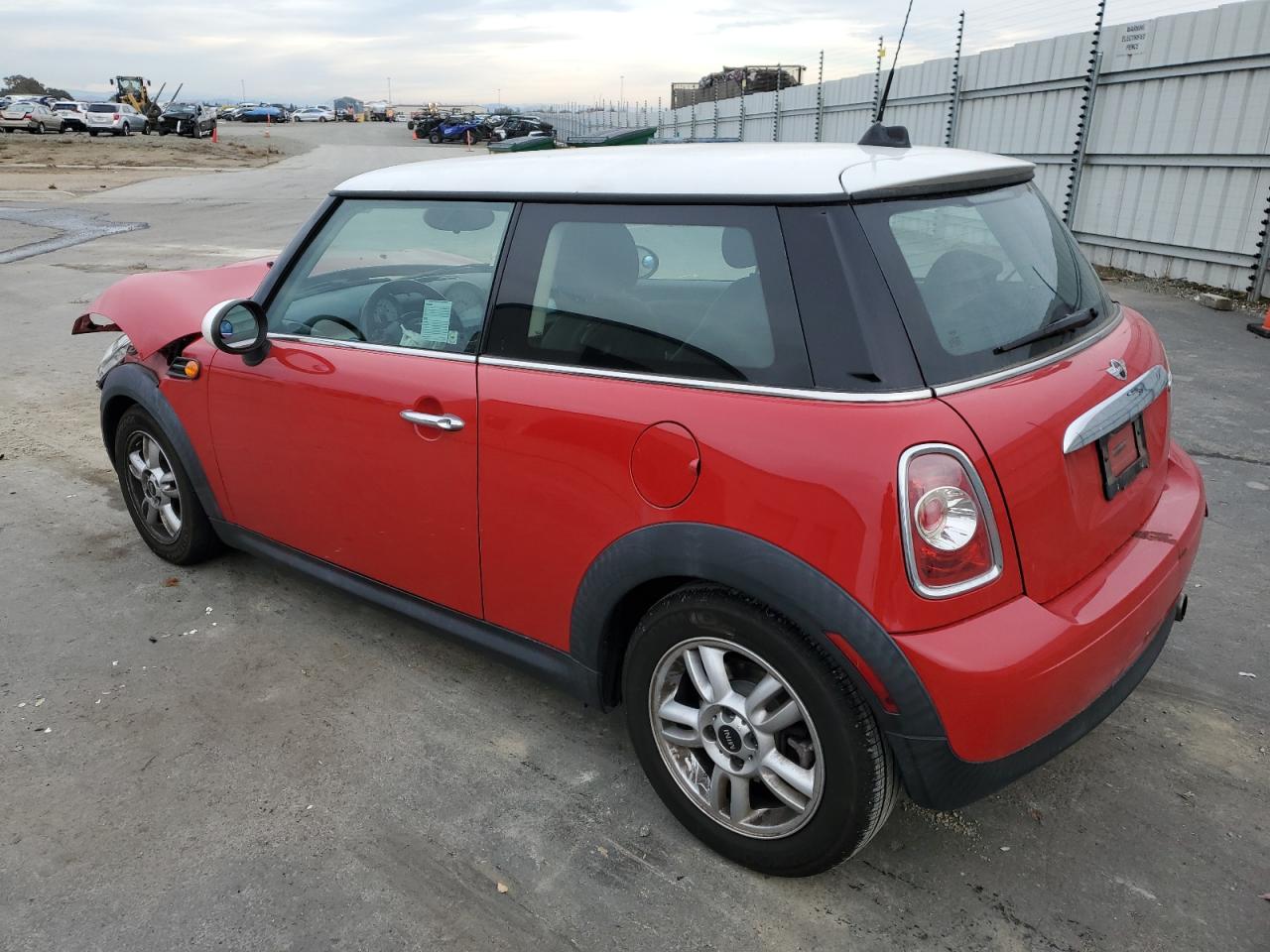 Obraz 2 z 2013 MINI COOPER  2013 z VIN WMWSU3C59DT549445