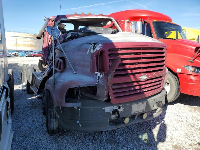 Obraz 1 z 2000 STERLING TRUCK AT 9500 2000 z VIN 2FWYHWDB5YAF22362