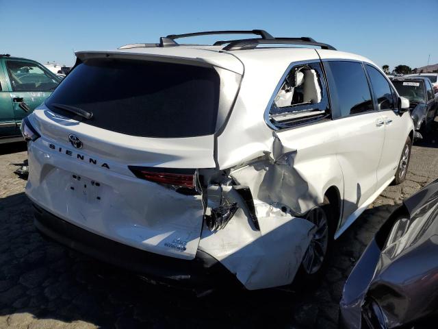 Obraz 3 z 2021 TOYOTA SIENNA XLE 2021 z VIN 5TDJRKEC3MS011344