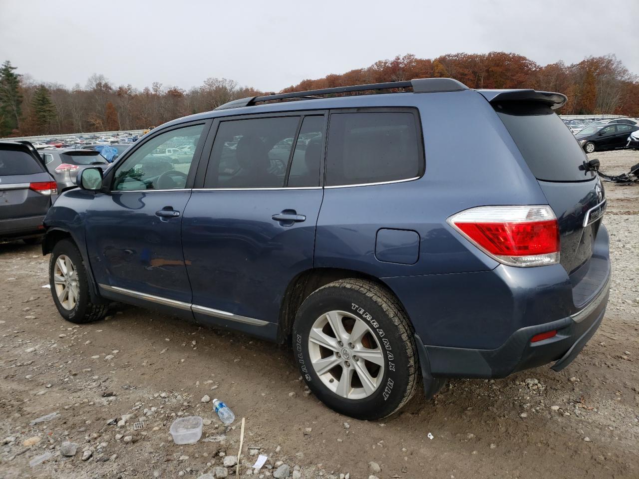 Изображение 2 2013 TOYOTA HIGHLANDER BASE 2013 с VIN 5TDBK3EHXDS234863