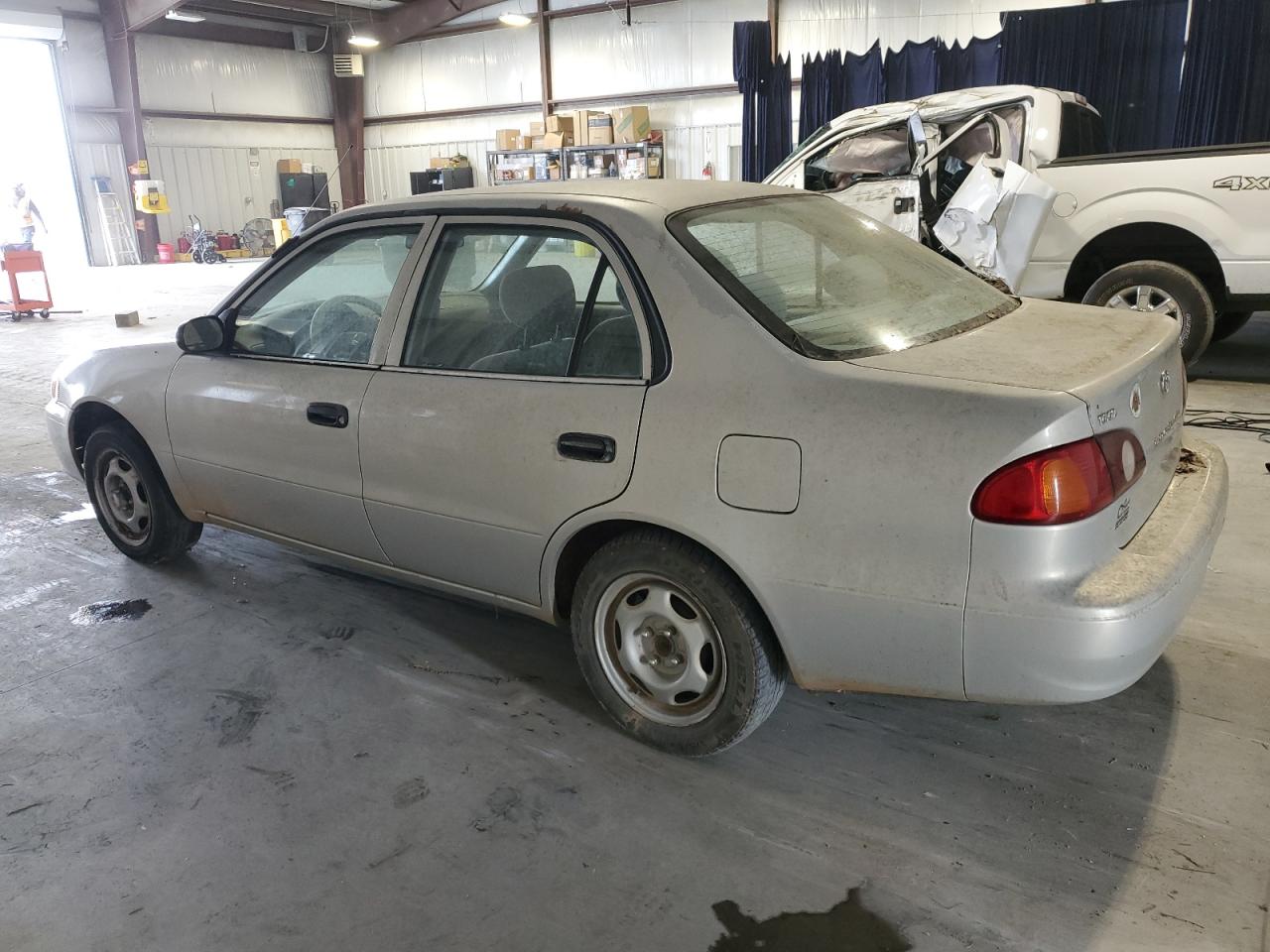 Image 2 of 2002 TOYOTA COROLLA CE 2002 with VIN 2T1BR12E12C564133