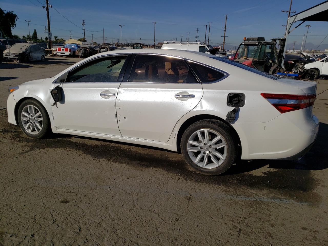 Image 2 of 2015 TOYOTA AVALON XLE 2015 with VIN 4T1BK1EB1FU191797