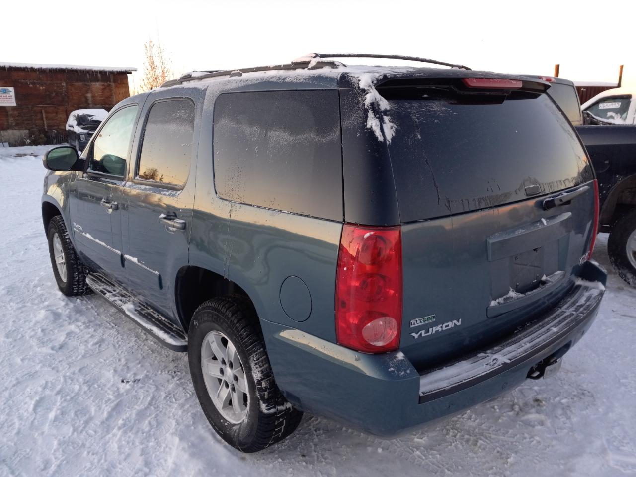 Image 2 of 2010 GMC YUKON SLE 2010 with VIN 1GKUKAE05AR144431