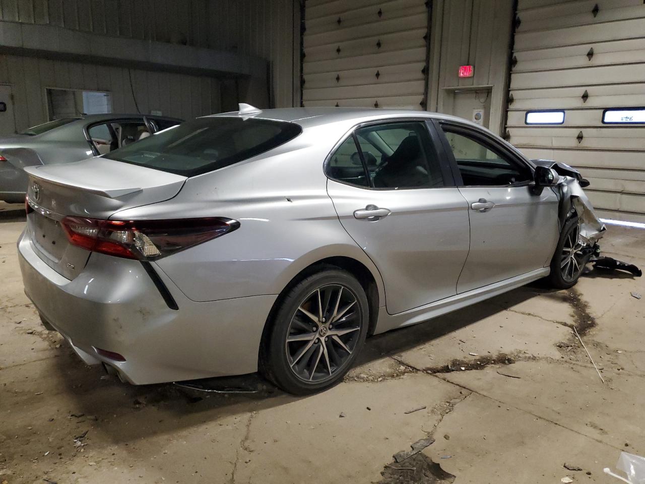 Изображение 3 2022 TOYOTA CAMRY SE 2022 с VIN 4T1G11AK3NU709583
