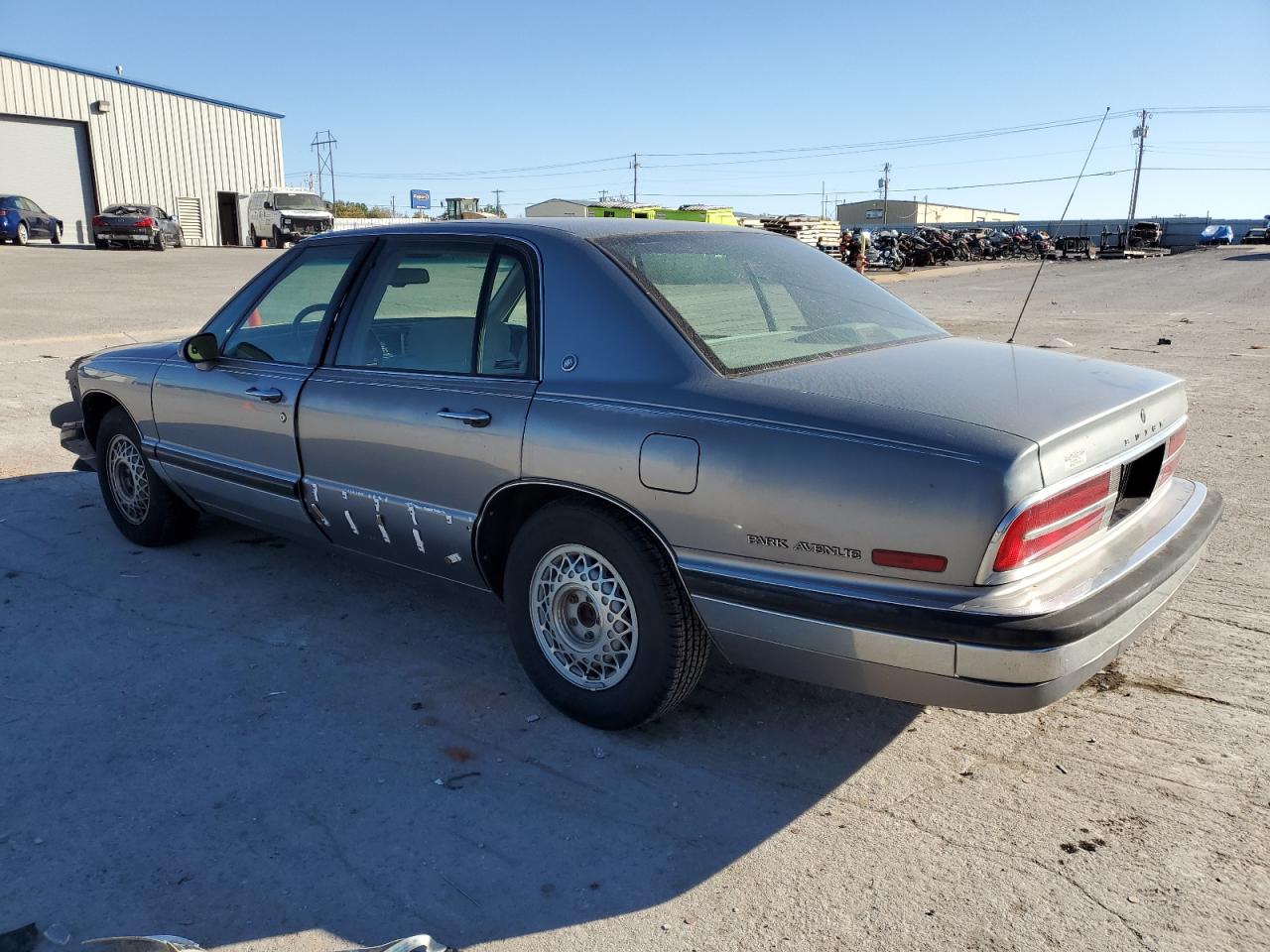 Изображение 2 1992 BUICK PARK AVENUE  1992 с VIN 1G4CW53L4N1661350