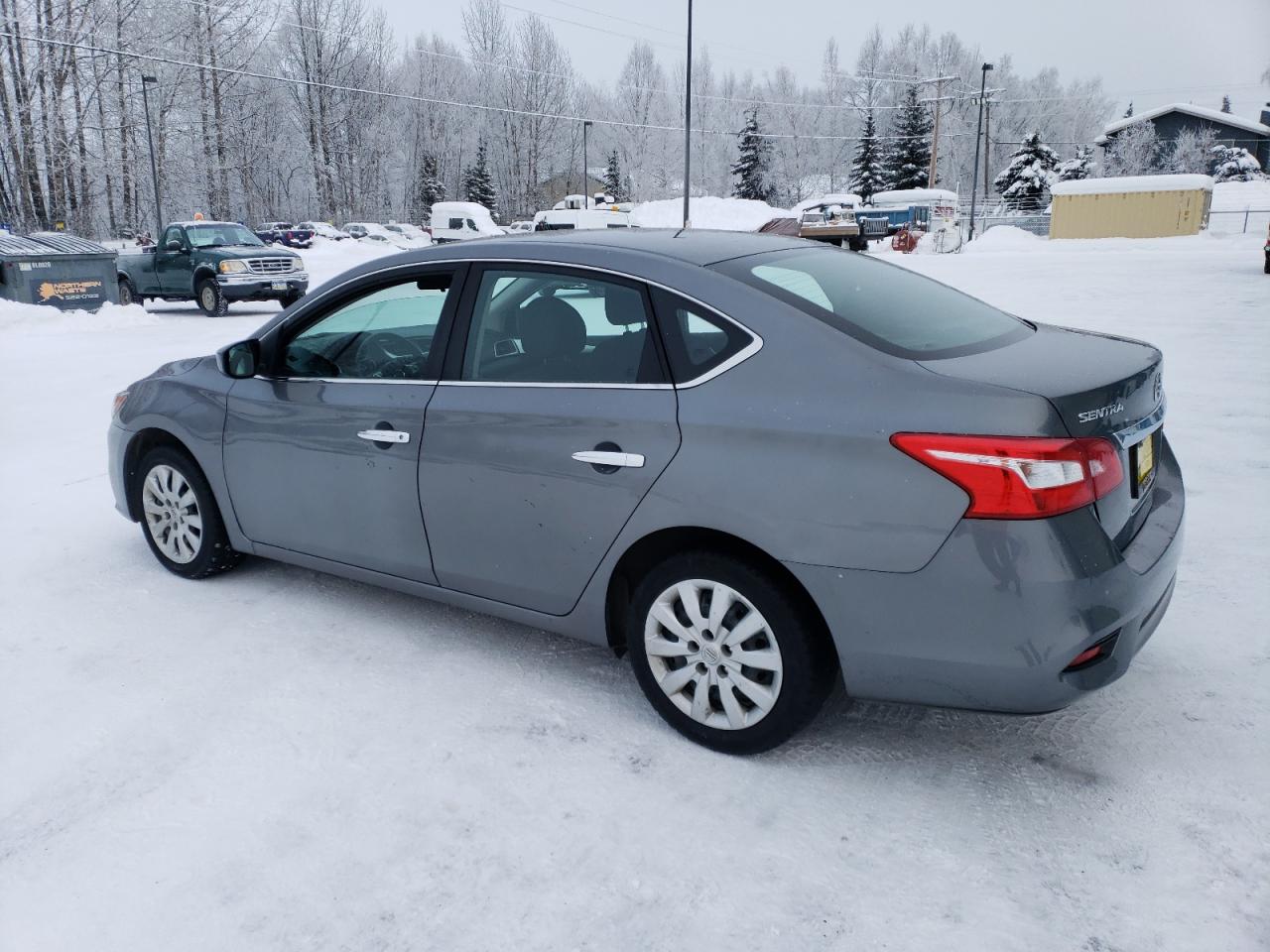 Obraz 2 z 2018 NISSAN SENTRA S 2018 z VIN 3N1AB7AP3JY272653