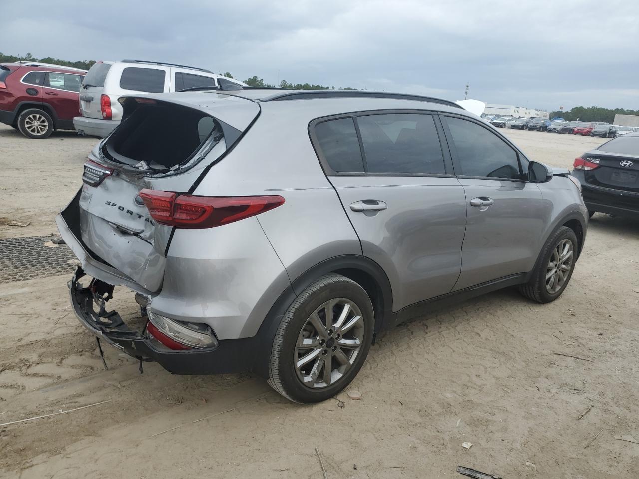 Изображение 3 2022 KIA SPORTAGE S 2022 с VIN KNDP63ACXN7949271