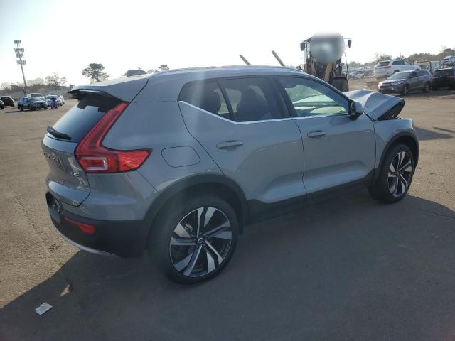 Obraz 3 z 2024 VOLVO XC40 PLUS 2024 z VIN YV4L12UE9R2214561