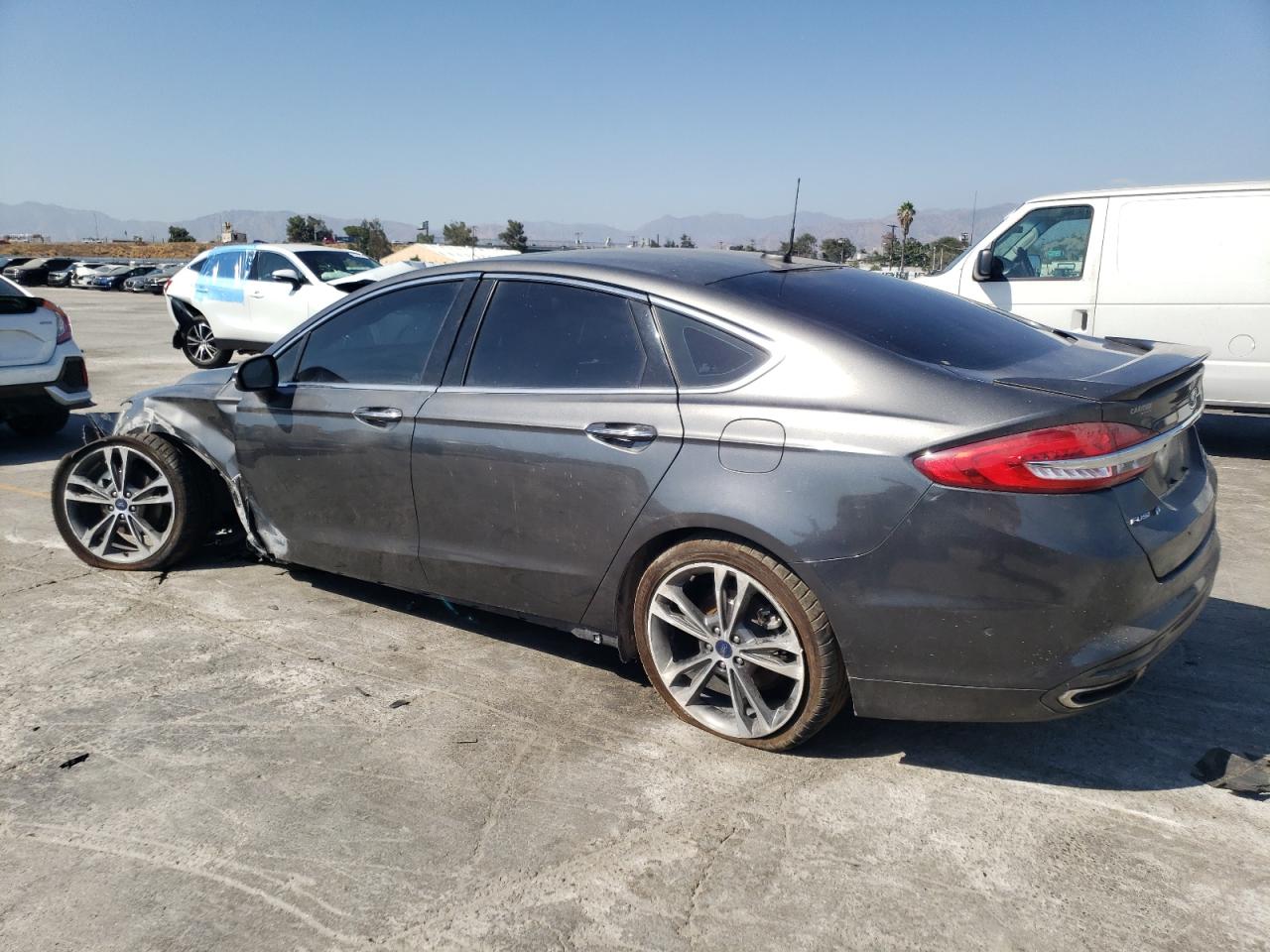 Изображение 2 2018 FORD FUSION TITANIUM/PLATINUM 2018 с VIN 3FA6P0K9XJR177146