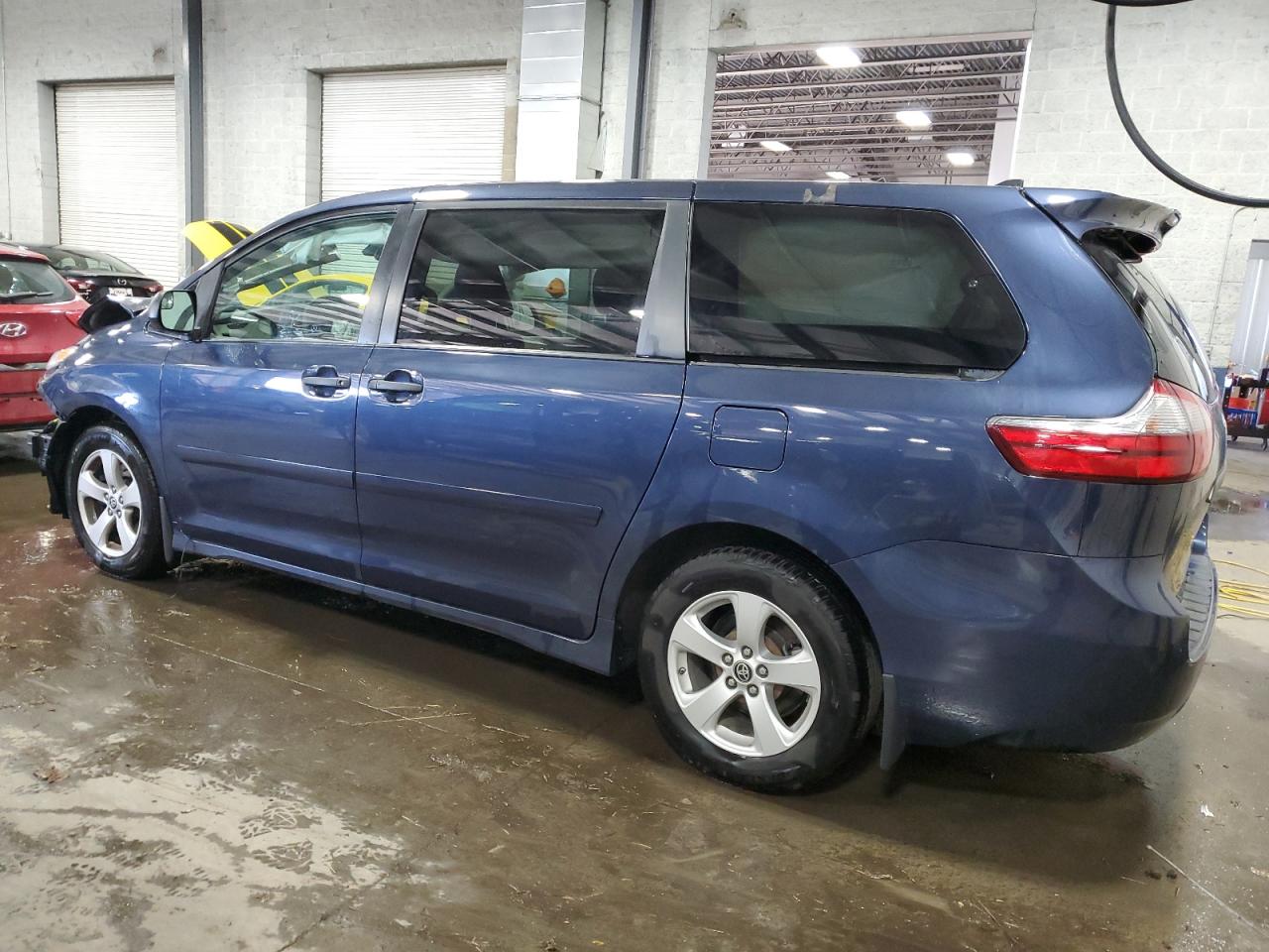 Image 2 of 2020 TOYOTA SIENNA L 2020 with VIN 5TDZZ3DC1LS083295