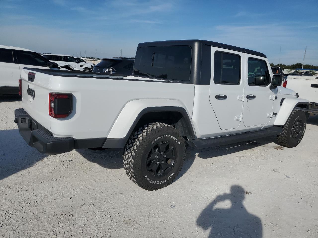 Obraz 3 z 2021 JEEP GLADIATOR SPORT 2021 z VIN 1C6HJTAG8ML561569