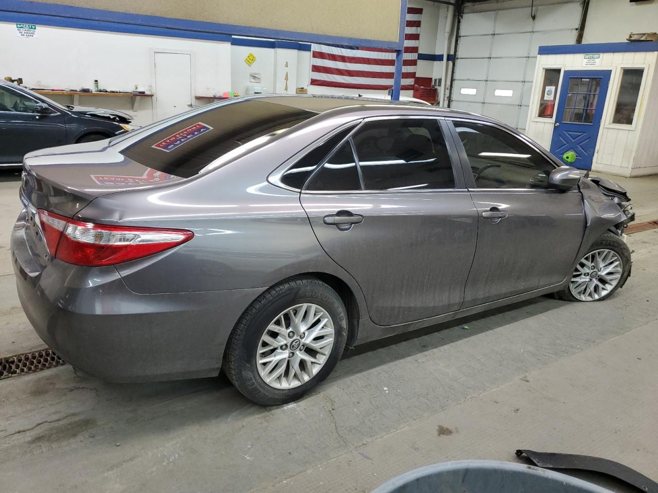 Image 3 of 2017 TOYOTA CAMRY LE 2017 with VIN 4T1BF1FK1HU717187