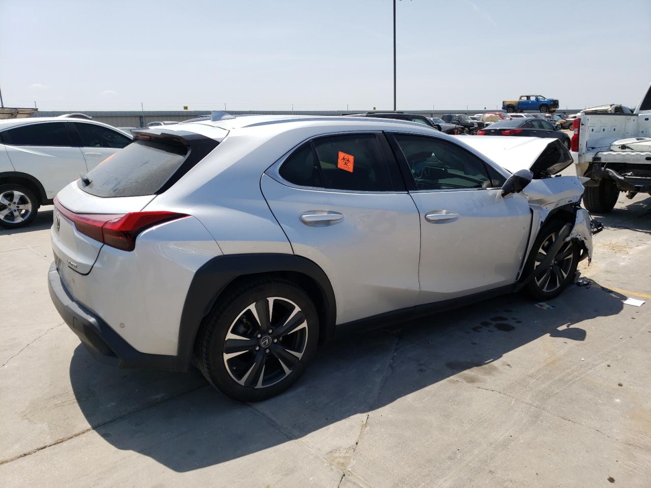 Image 3 of 2020 LEXUS UX 200 2020 with VIN JTHP3JBH7L2030036