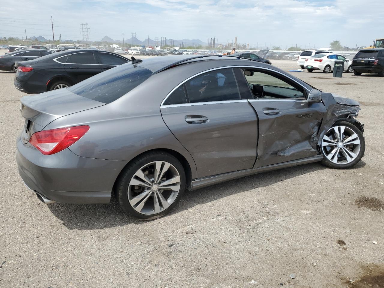 Image 3 of 2015 MERCEDES-BENZ CLA 250 2015 with VIN WDDSJ4EB1FN222328
