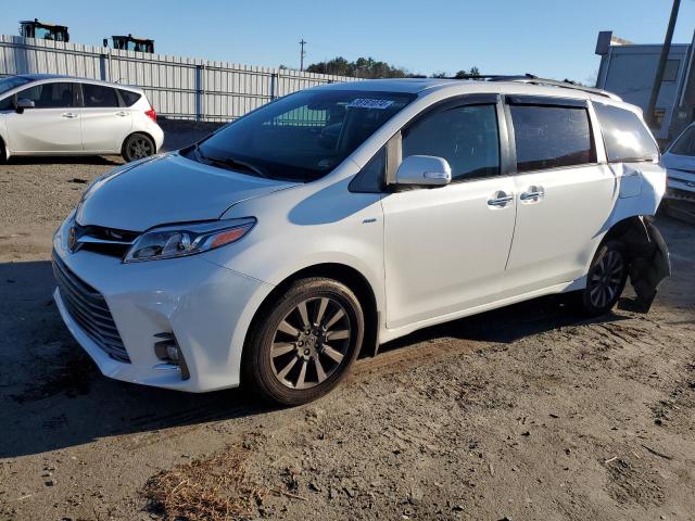 Image 1 of 2019 TOYOTA SIENNA XLE 2019 with VIN 5TDDZ3DC8KS211878