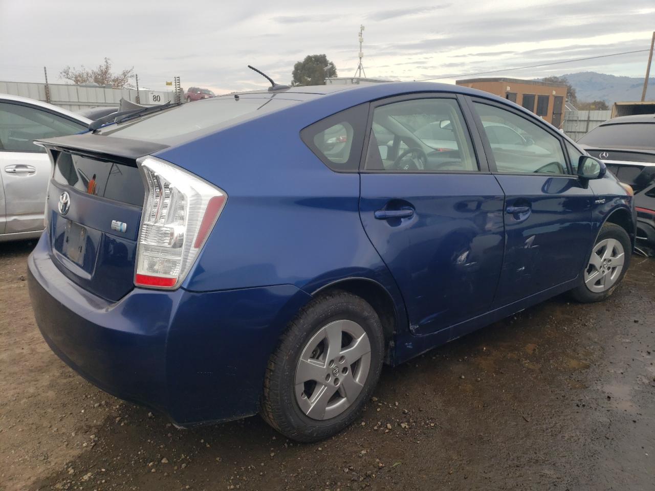 Image 3 of 2010 TOYOTA PRIUS  2010 with VIN JTDKN3DU3A0031012