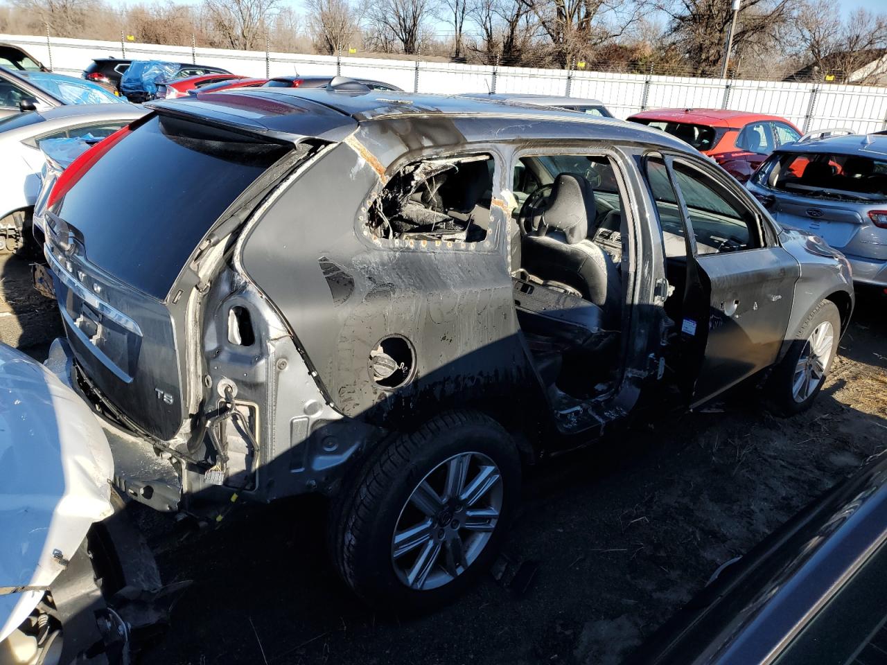 Image 3 of 2017 VOLVO XC60 T5 INSCRIPTION 2017 with VIN YV440MDU2H2120207